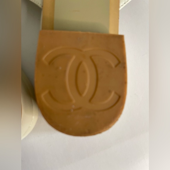 Interlocking CC Logo Leather Slides size 39 - Picture 10 of 14